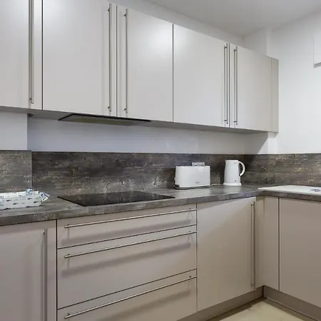 Apartment Sweet As By Lovelystay Quarteira
